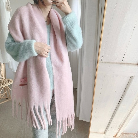 Mohair-blend Sakura Pink Scarf - Picture 3 of 5